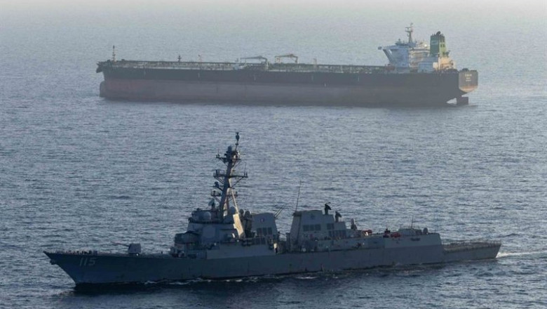 Archivo - El destructor lanzamisiles 'USS Rafael Peralta' en una imagen de archivo. | CENTCOM EN X - Archivo ep archivo el destructor lanzamisiles uss rafael peralta en una imagen de archivo