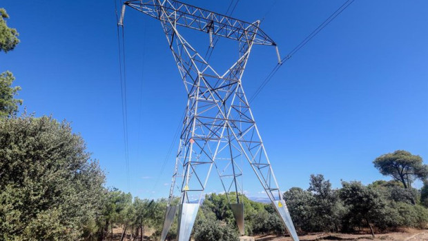 ep archivo   torre de alta tension a 8 de septiembre de 2024 en madrid espana el precio medio de la