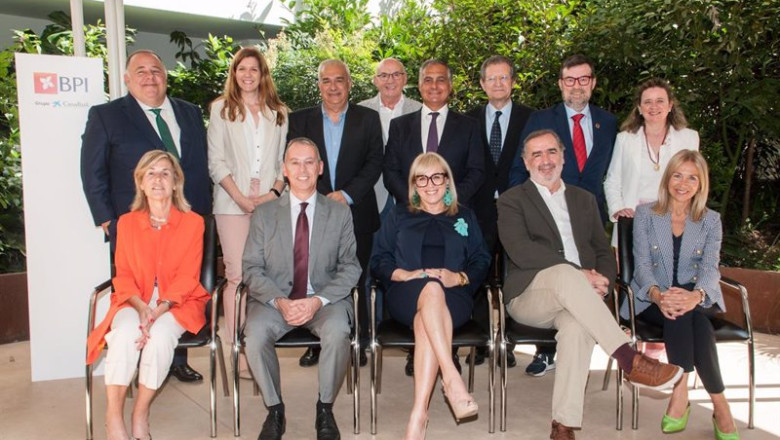 ep el consejero delegado de bpi joao pedro oliveria junto a los miembros del comite consultivo de ep el consejero delegado de bpi joao pedro oliveria junto a los miembros del comite consultivo de