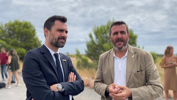 ep el conseller de empresa y trabajo roger torrent y el alcalde de mont roig del camp fran morancho