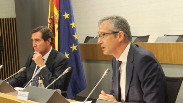 ep el presidente de ceoe antonio garamendi y el gobernador del banco de espana pablo hernandez de