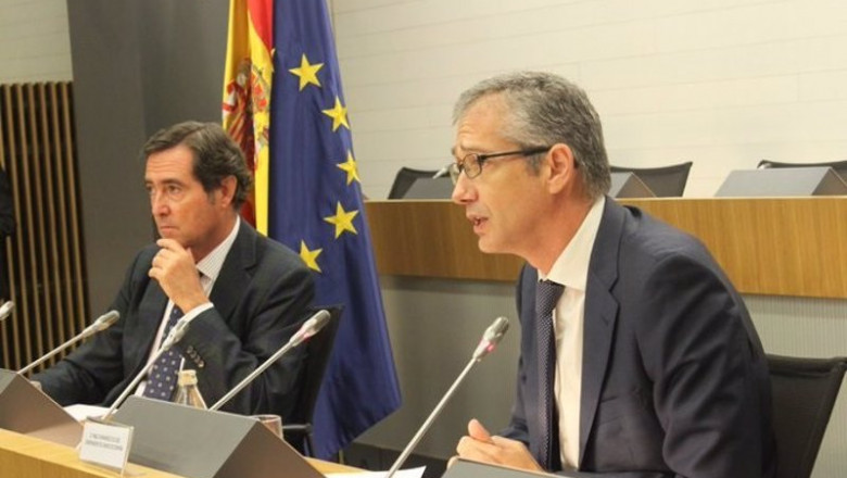 ep el presidente de ceoe antonio garamendi y el gobernador del banco de espana pablo hernandez de