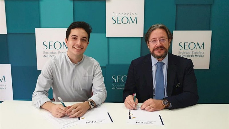 El presidente de SEOM, Dr. Álvaro Rodríguez-Lescure, y el presidente del CEEM, Antonio Pujol de Castro, durante la firma de renovación del acuerdo. | SEOM ep el presidente de seom dr alvaro rodriguez-lescure y el presidente del ceem antonio pujol de