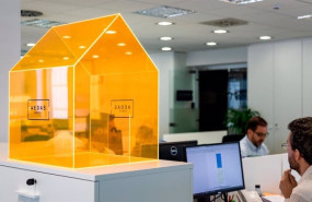 ep empleados de aedas homes en la sede central de la promotora en el paseo de la castellana de