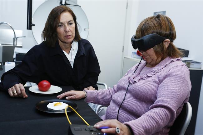 Invidente que percibe estímulos luminosos gracias a un chip de retina | IMO ep invidentepercibe estimulos luminosos graciasun chipretina