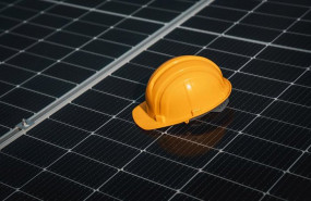 ep las administraciones recortaron un 69 los permisos de construccion de renovables en 2025