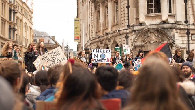 ep los jovenes reconocen esta emergencia climatica y exigen que se tomen medidas para protegerlos