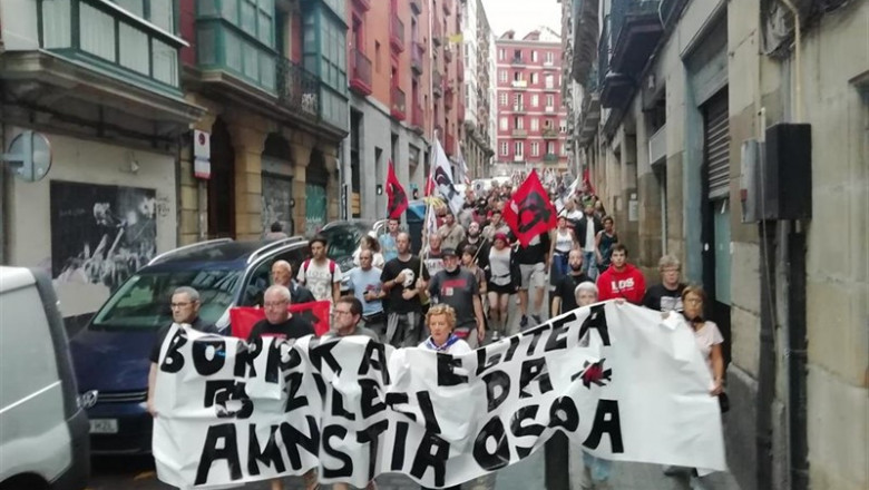 Manifestación del 'Movimiento pro Amnistía y contra la represión' celebrada en Bilbao para pedir la aministía de los presos de ETA | MOVIMIENTO PRO AMNISTÍA ep manifestacion del movimiento pro amnistia y contra la represion celebrada en bilbao para pedir la