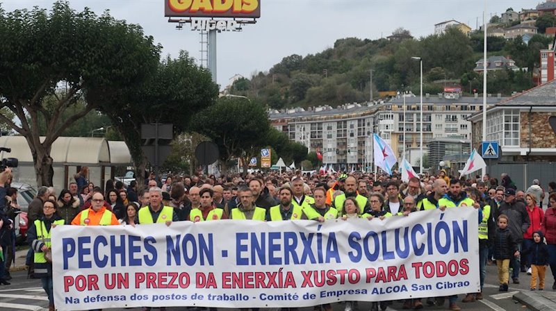 ep manifestacion en viveiro en respaldo a los trabajadores de alcoa-san cibrao