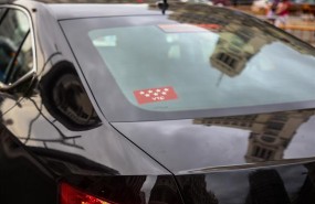 ep un cotxe amb llicncia vtc -ubercabify- circula per madrid ep un cotxe amb llicncia vtc -ubercabify- circula per madrid