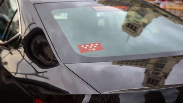 ep un cotxe amb llicncia vtc -ubercabify- circula per madrid