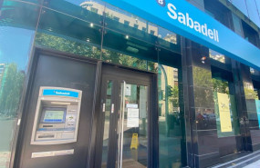 ep una oficina del banco sabadell en madrid espana