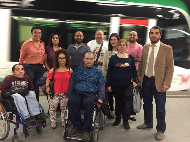 Visita de personas con discapacidad al metro | EUROPA PRESS/JUNTA ep visitapersonasdiscapacidadmetro