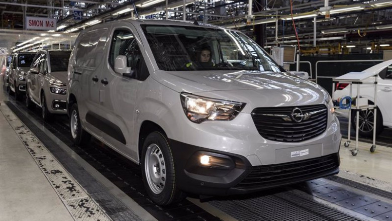 Archivo - Producción del Opel Combo en la planta del Grupo PSA en Vigo | OPEL - Archivo ep archivo produccion del opel combo en la planta del grupo psa en vigo