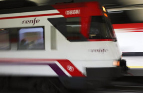 ep archivo   un tren llega a la estacion de renfe de nuevos ministerios en madrid