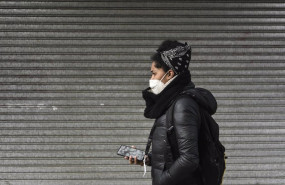 ep archivo   una mujer con mascarilla en vina del mar