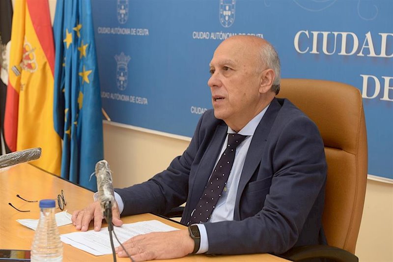 Dimite el consejero de Sanidad de Ceuta por vacunarse antes de tiempo
