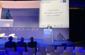 ep el ministro de industria y turismo del gobierno jordi hereu durante la 41 reunio cercle deconomia