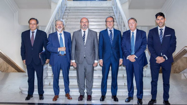 ep el presidente del senado reconoce la funcion dinamizadora del sector logistico en un encuentro
