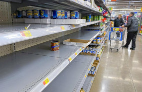 ep estantes vacios en un centro de walmart el pasado mes de marzo