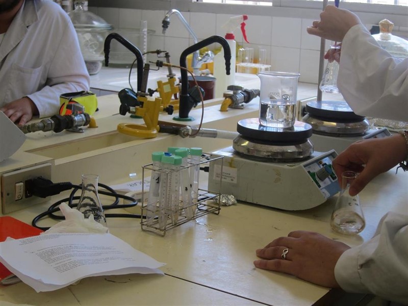 ep estudiantes de formacion profesional en un laboratorio