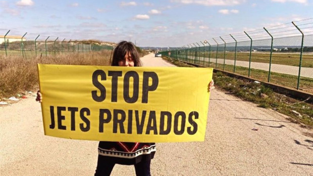 ep greenpeace denuncia que tres de los cinco aeropuertos europeos con mas vuelos de jets privados