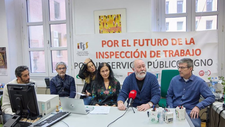 ep josetxo gandara ruiz de ccoo 2d durante una rueda de prensa de la plataforma de la inspeccion de ep josetxo gandara ruiz de ccoo 2d durante una rueda de prensa de la plataforma de la inspeccion de