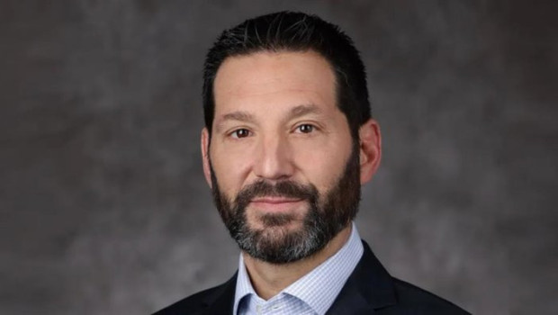 ep josh weinstein ceo de carnival sucede a jason liberty como presidente del comite ejecutivo global