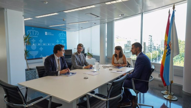 ep la conselleira de economia industria e innovacion maria jesus lorenzana en una reunion con