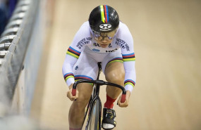ep la hongkonesa sze wai lee en una prueba de la uci del mundial de ciclismo en pista
