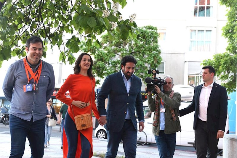 ep la portavoz de ciudadanos en el congreso ines arrimadas junto a su marido xavier cima