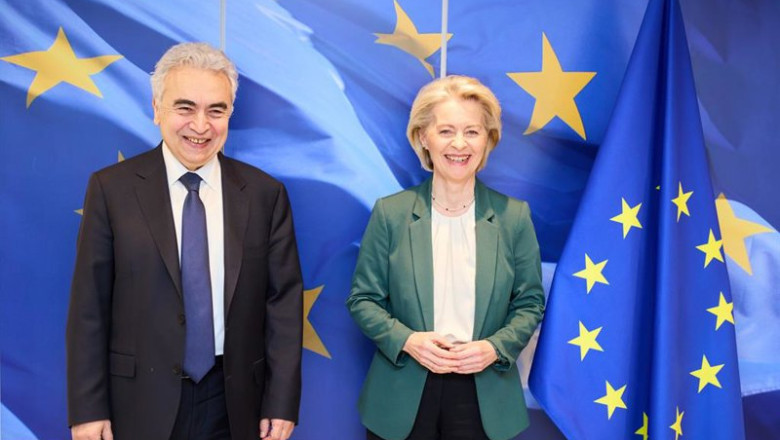 ep la presidenta de la comision europea ursula von der leyen y el director de la agencia