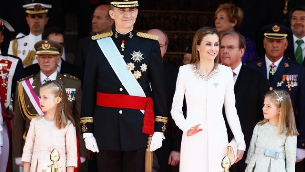 ep los reyes don felipedona letiziasus hijasdiala proclamacion