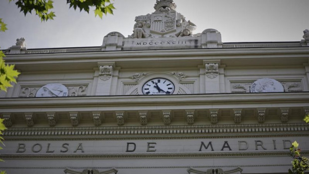 ep parte superior de la fachada del edificio de la bolsa de madrid