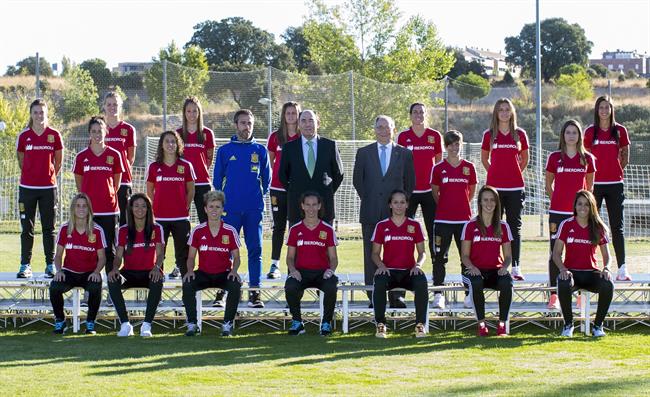 ep presidenteiberdrola ignacio galan visitaseleccion femeninafutbol