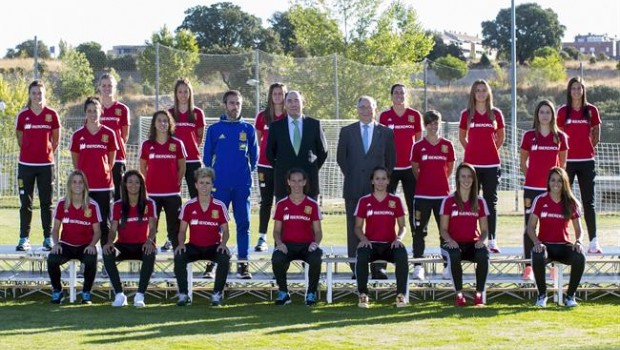 ep presidenteiberdrola ignacio galan visitaseleccion femeninafutbol