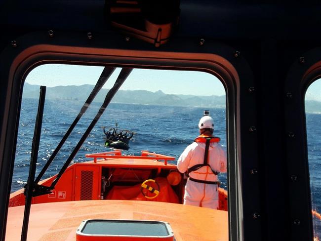 Salvamento Marítimo con una patera avistada | SALVAMENTO MARÍTIMO ep salvamento maritimouna patera avistada