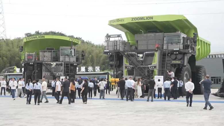Zoomlion exhibe sus soluciones mineras avanzadas, ecológicas e inteligentes en la Exposición Mundial de Maquinarias de Minería 2026 photo 20260523203005