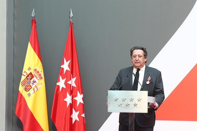 ep actoentregalas medallasoro2mayo