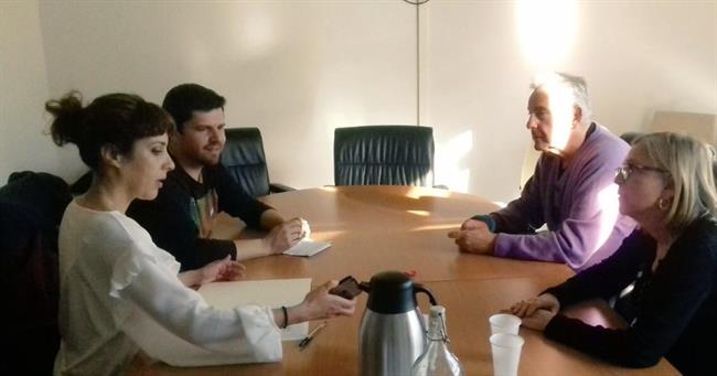 Alexandra Fernández (En Marea) recibe a las víctimas del Alvia | CAPTURA ep alexandra fernandez en marea recibelas victimasalvia