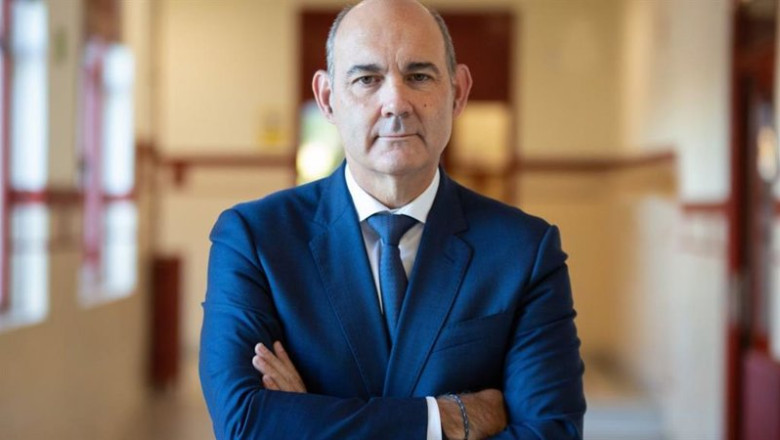 ep archivo   francisco uria nuevo director del instituto espanol de banca y finanzas
