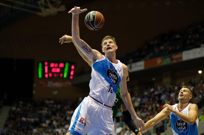 Artem Pustovyi (Monbus Obradoiro) | ACB PHOTO - Archivo ep artem pustovyi monbus obradoiro