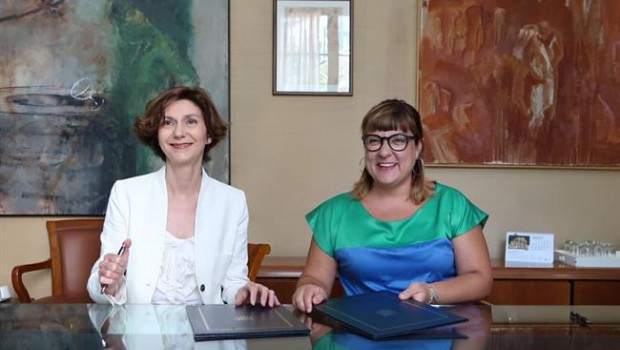 ep bel oliverbel busquets firmanconveniomejorala calidad turistica