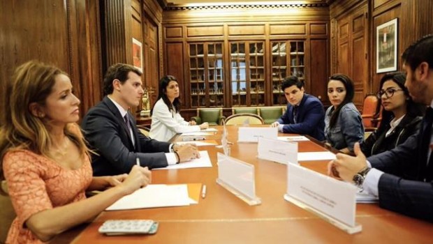 ep ciudadanosreuneshazajimenacongreso