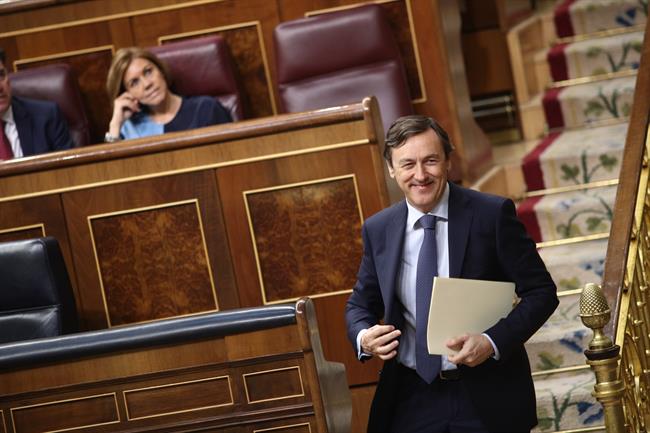 Cospedal y Rafael Hernando durante el pleno en el Congreso | EDUARDO PARRA/EUROPA PRESS ep cospedalrafael hernando duranteplenocongreso