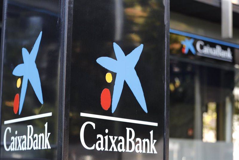 Pasado el calentón por la fusión, CaixaBank coquetea peligrosamente con los soportes