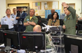ep la ministradefensa margarita robles durantevisitacaoctorrejon