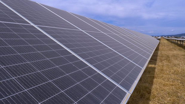 ep planta fotovoltaica con seguidores solares de pv hardware