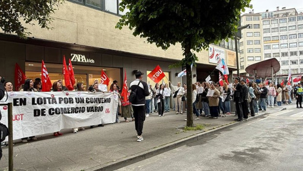 ep protesta en santiago de trabajadoras del sector textil