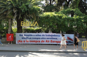 ep protestas contra los despidos de ba y contra la compra de air europa por parte de iberia
